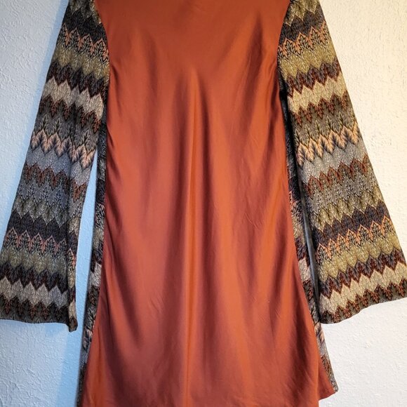 70s Style Dress with Bell Sleeves - Picture 7 of 12